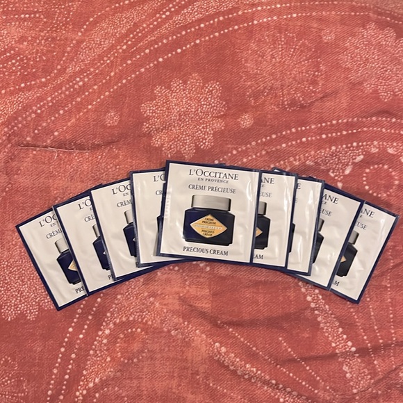 L’Occitane Crème Précieuse Sample Packets, 0.5oz (10x0.05oz.) - Picture 2 of 3